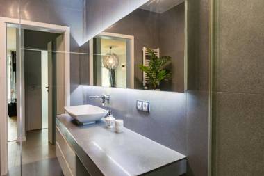 Golden Queen Apartments Jewish District