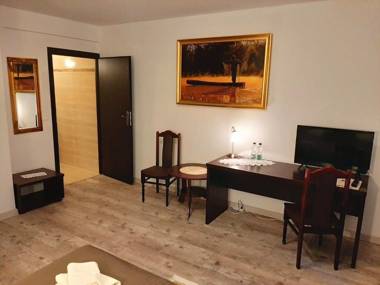 Dworek Złoty Róg Hotel i Restauracja