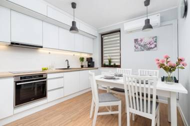 Apartment Cystersów Cracow by Renters