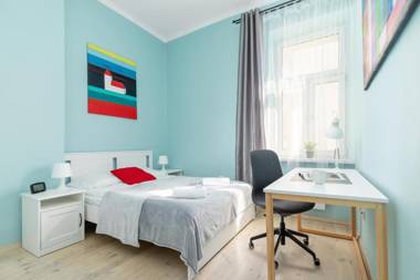 Modern Colorful Apartment in Kazimierz by Renters