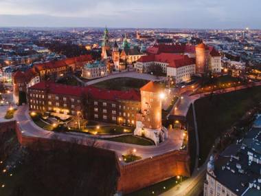 Art Penthouse with Jacuzzi - Krakow Center