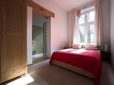 Airy and sunny apartment in the centre of Krakow