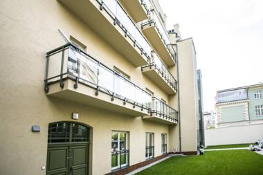 Friendhouse Apartments - Train Station Area