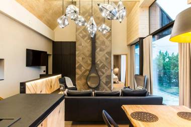 udanypobyt OMG Houses