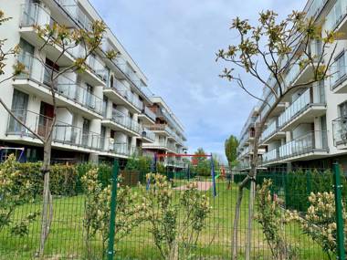 Apartament Gray z ogródkiem i garażem