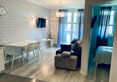 Apartament Gray z ogródkiem i garażem
