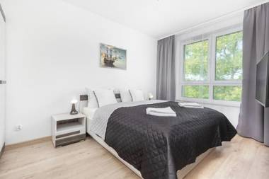 Apartament Deluxe Platany C38 by Renters