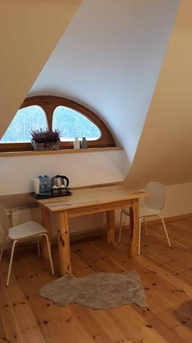 NOCLEGI DREWNIANA CHAŁUPA