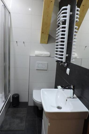 NOCLEGI DREWNIANA CHAŁUPA