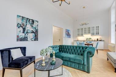 Navy Group - Old Town Apartments