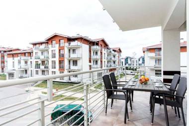 Gold - Neptun Park by OneApartments