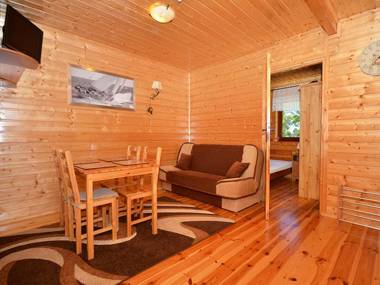 Cozy Cottage in Domaslawice with Swimming Pool