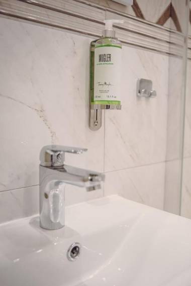 Dom Goscinny Bialy Dworek