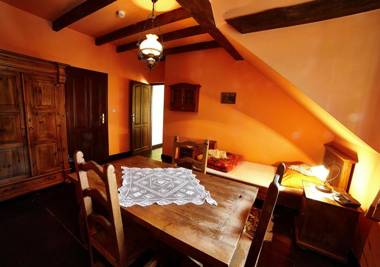 Stylowy Zajazd Pod Czarnym Kogutem