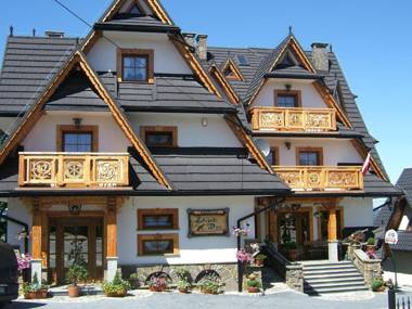 Pensjonat & Restauracja-Pizzeria Zbójecki Dwór - 15 minut pieszo do term tel 604-865-566