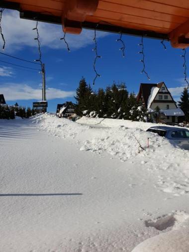 WILLA SZMARAGD - Realizujemy Bony Turystyczne - Śniadania - Zniżki na Termy - Sauna - Bilard - Stoki Narciarskie