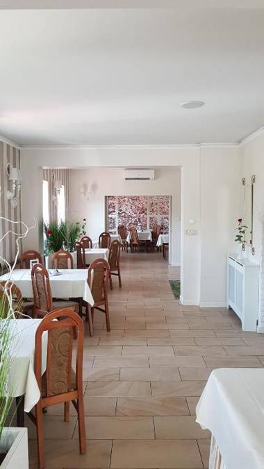 Restauracja i Noclegi Pod Sikorką