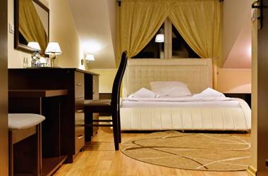 Dworek Różany Hotel & Restauracja