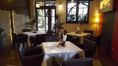 Tajemniczy Ogród Szczytna - Restauracja i noclegi