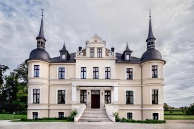 Pałac w Orli - pokoje restauracja