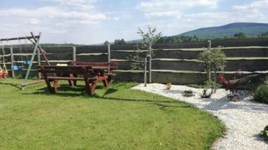 Agroturystyka w Dolinie Wilkowskiej Pod Jeleniami '"