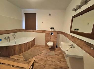 Baza Grapa Pokoje Gościnne