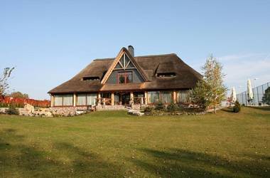 Dom Wypoczynkowy "Pod Strzechą" w Giewartowie