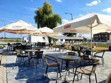 PRZYSTANEK ROSZKÓW -NOCLEGI i RESTAURACJA