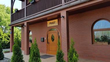 Gościniec Piast Hotel i Camping