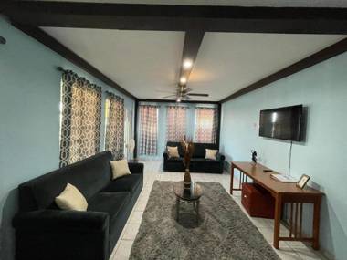 CHIC 3BR Sleeps up to 14 Guests Near Bacardi House