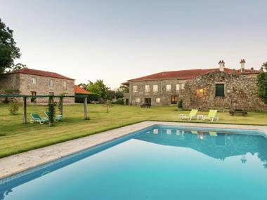 Holiday Home in Ponte de Lima with Swimming Pool