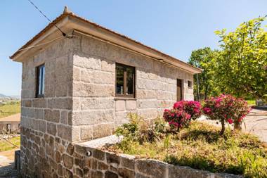 2 bedrooms house with shared pool furnished garden and wifi at Fornos