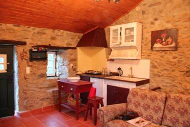 One bedroom house with enclosed garden at Souto da Casa