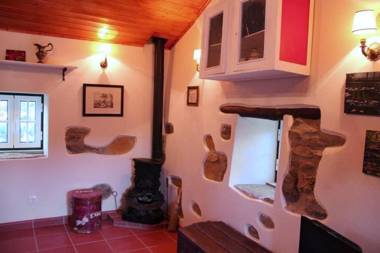One bedroom house with enclosed garden at Souto da Casa