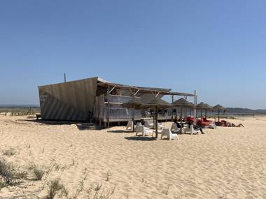 Casinha em frente à Lagoa