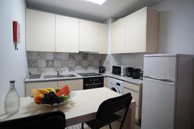 Stylish house - air cond breakfast free parking
