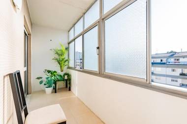 Stunning view of Douro River and D. Luis I Bridge