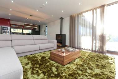 4 bedrooms villa with private pool jacuzzi and enclosed garden at Vieira do Minho