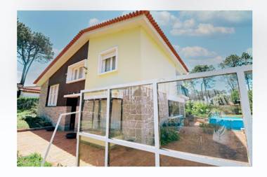 Regina Surf House - Villas with Private Pool