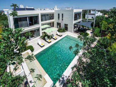 Luxurious Villa in Tavira with Private Swimming Pool