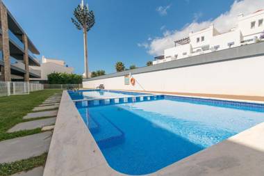 800m from the boat to Praia das Cabanas with Pool Terrace Wifi and aircon