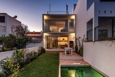 Casa do Côvo - piscina vista de oceano casa nova