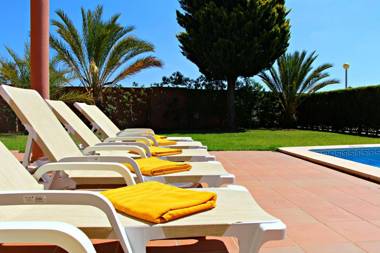 Fabulous Linked Villa in Armacao de Pera Algarve