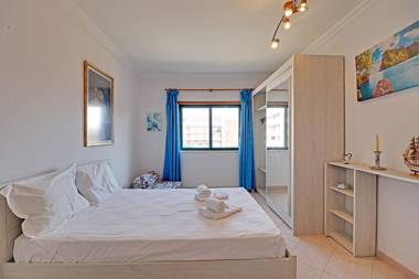 Armacao de Pera Central by Homing