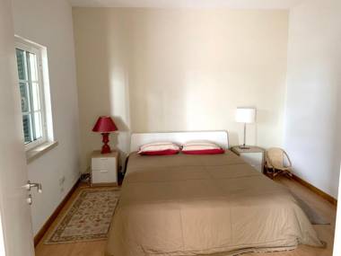 One bedroom house with shared pool enclosed garden and wifi at Alcanhoes