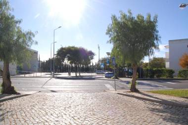 LovelyStay - Green Oasis Villa