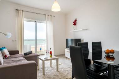 T2 Avenida- Frente Mar Ar-Condicionado Wifi