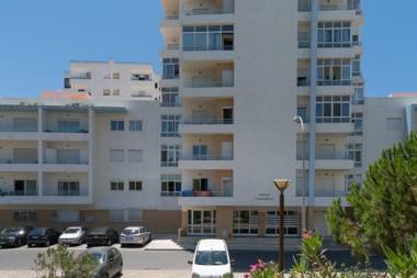 COLINA FÉRIAS- Garagem & WIFI