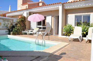 Comfortable and well equipped terrace villa with private pool and air conditioni
