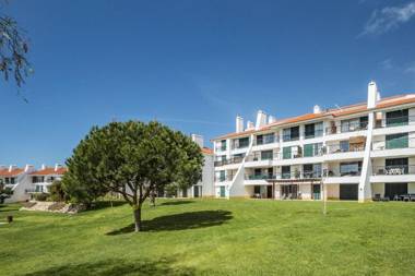 Modern 2 Bedroom Apartment in Vila Sol Golf Resort